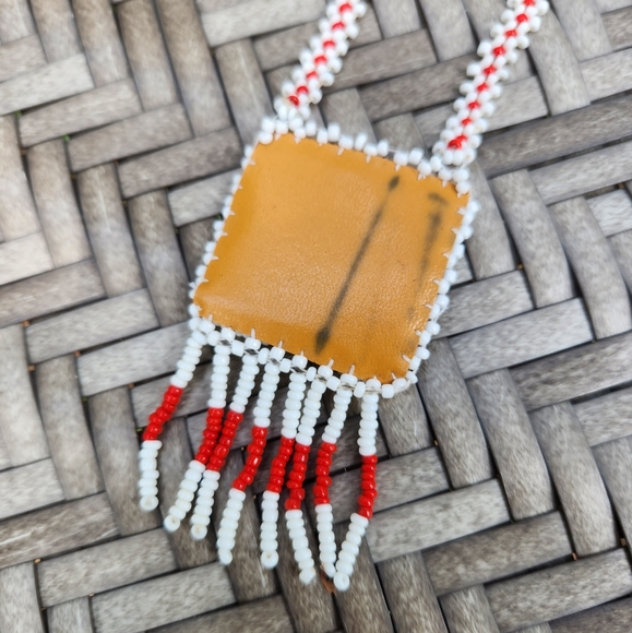 Handmade Vintage Native American seed bead necklace - Picture 5 of 7